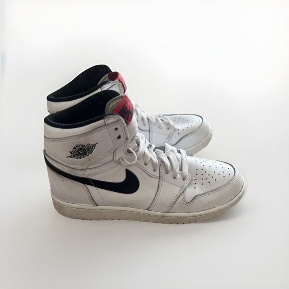 Air Jordan 1 Retro 2016 High OG Yin Yang Sneakers Youth Size 6  #575441-102 main image 9